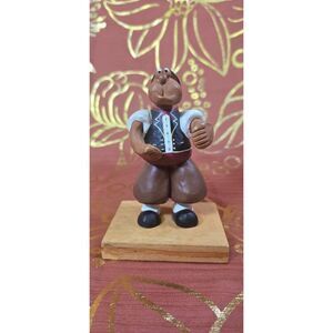 Draft ListingVintage Folk Art Clay Figurine Man on Wooden Base – Hand-Painted Eu